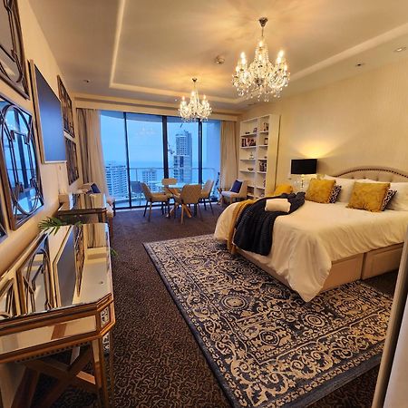 Deluxe Private Apartment And Studio - Ocean Views Gold Coast Eksteriør billede