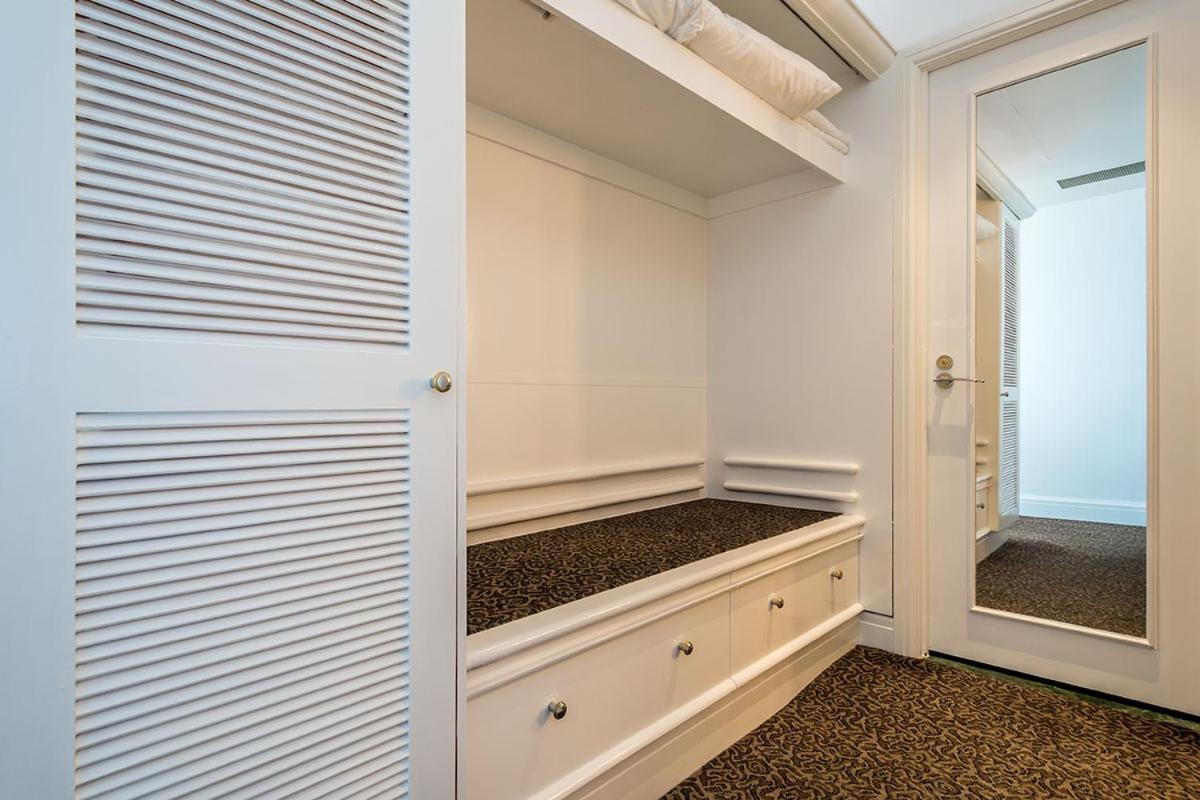 Deluxe Private Apartment And Studio - Ocean Views Gold Coast Eksteriør billede