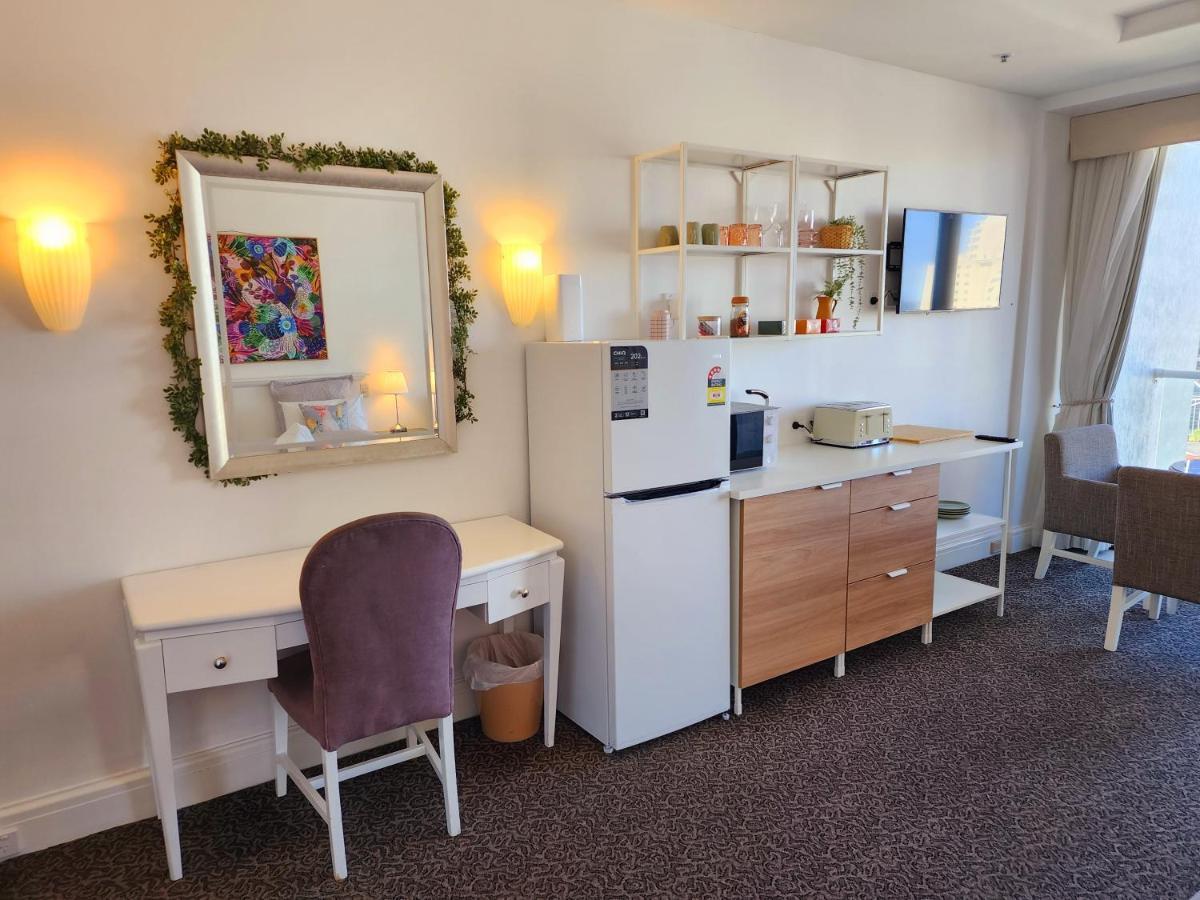 Deluxe Private Apartment And Studio - Ocean Views Gold Coast Eksteriør billede
