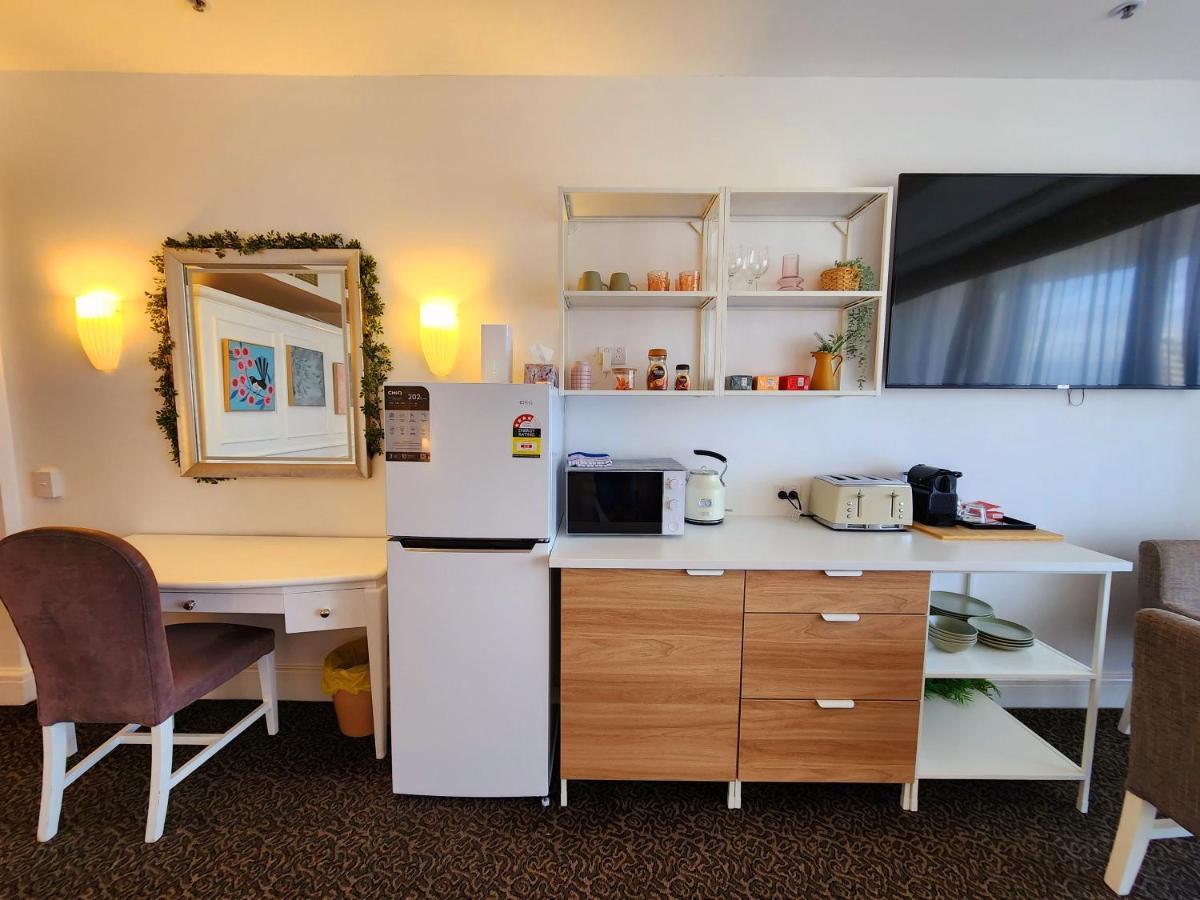 Deluxe Private Apartment And Studio - Ocean Views Gold Coast Eksteriør billede