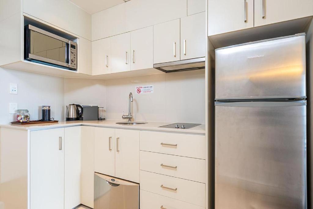 Deluxe Private Apartment And Studio - Ocean Views Gold Coast Eksteriør billede
