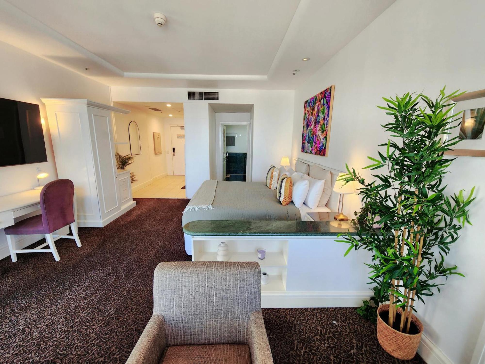 Deluxe Private Apartment And Studio - Ocean Views Gold Coast Eksteriør billede