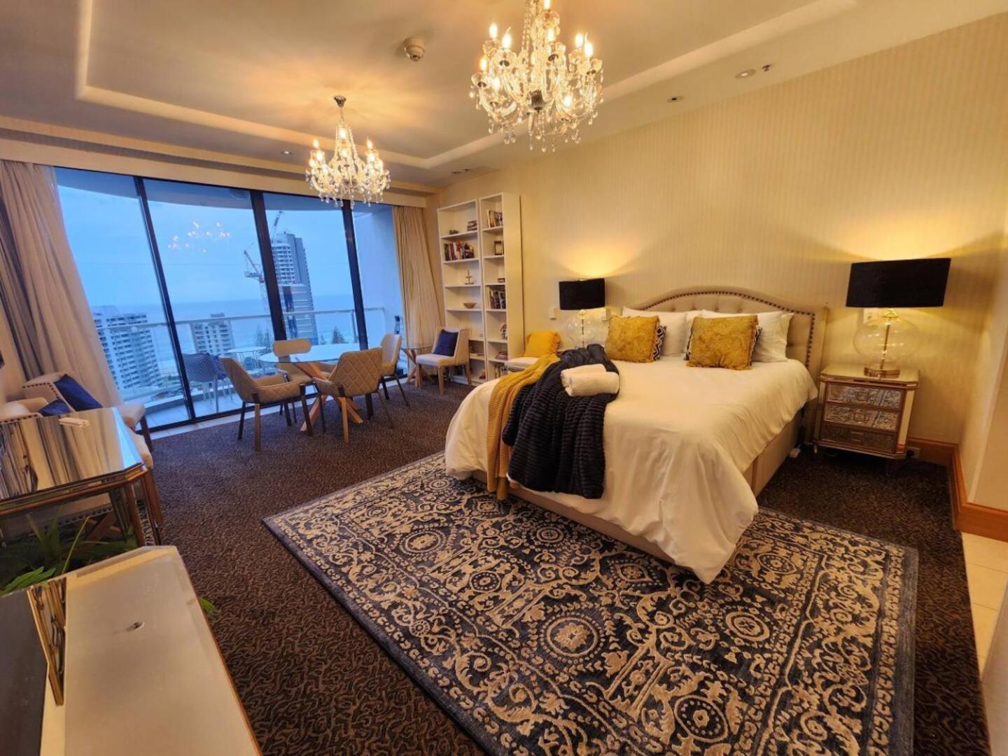 Deluxe Private Apartment And Studio - Ocean Views Gold Coast Værelse billede